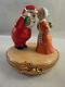 Artoria Peint Main Limoges Santa Mr & Mrs Claus Kissing Christmas Holiday