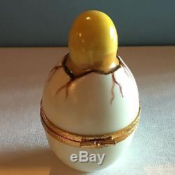 ARTORIA Peint Mein CHICK HATCHING FROM EGG Trinket Box from LIMOGES FRANCE Box