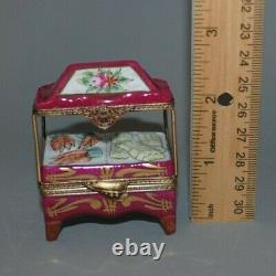 Antique Limoges France Peint Main Market Stand Porcelain Trinket Box