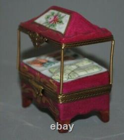 Antique Limoges France Peint Main Market Stand Porcelain Trinket Box