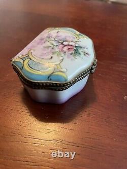 Antique Porcelain Limoges Rehausse Main Trinket Box