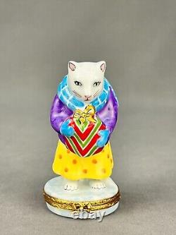 Artoria Limoges Cat Bearing Gift Ltd Ed. Christmas 3 1/4 Trinket Box MINT