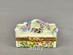 Artoria Limoges LUTYENS BENCH WITH CAT Ltd Ed 2 1/4 Trinket Box MINT