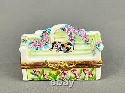 Artoria Limoges LUTYENS BENCH WITH CAT Ltd Ed 2 1/4 Trinket Box MINT