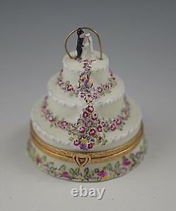 Artoria Limoges -wedding Cake Box Rose Garlands And Bride And Groom
