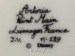 Artoria Peint Main Limoges Box Minnie Mouse on upright piano for Disney