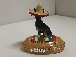 Artoria Peint Main Limoges Trinket Box Chihuahua with Sombrero limited edition