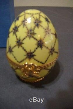 Atelier de Limoges France Porcelain Trinket Box YELLOW EGG WITH SLOT MACHINE