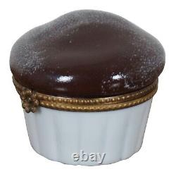 CHOCOLATE CUPCAKE? LIMOGES, FRANCE? Peint Main, hand painted trinket box