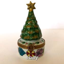 CHRISTMAS TREE WITH GIFTS? LIMOGES, FRANCE? Peint Main, trinket box