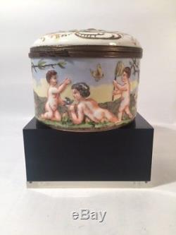 Capodimonte Porcelain round box with raised details. In good condition