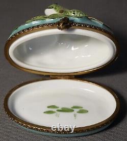 Circa 1970 French Limoges Peint Main Porcelain Gold Spotted Frog Trinket Box