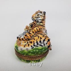 Elda Limoges Porcelain Tiger & Cub France Peint Main Rochard Pill Trinket Box