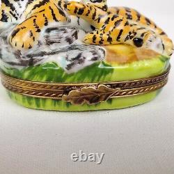 Elda Limoges Porcelain Tiger & Cub France Peint Main Rochard Pill Trinket Box