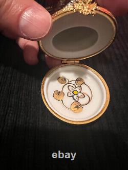 Fabergé Limoges Made in France by Hand (Peint Main) Swan Round Box