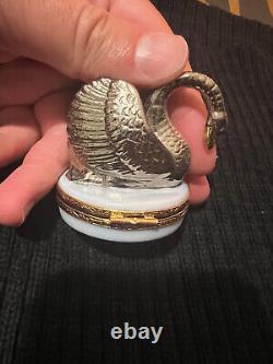 Fabergé Limoges Made in France by Hand (Peint Main) Swan Round Box