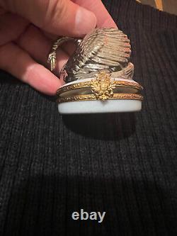 Fabergé Limoges Made in France by Hand (Peint Main) Swan Round Box