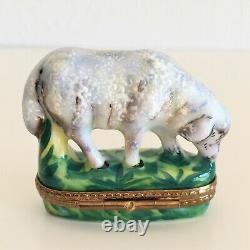 GRAZING SHEEP LIMOGES, Peint Main FRANCE, Hand Painted trinket box
