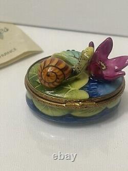 Genuine Peint main Limoges Snail In Water Lily Box