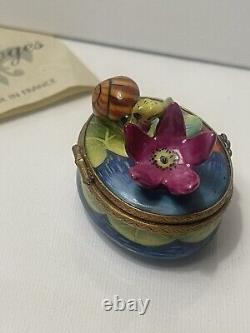 Genuine Peint main Limoges Snail In Water Lily Box