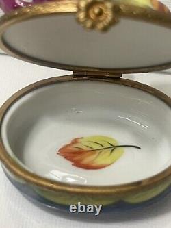 Genuine Peint main Limoges Snail In Water Lily Box