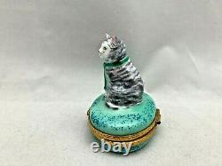 LIMOGES FRANCE Gray White CAT KITTEN with Green Scarf Hinged TRINKET BOX 2.25 T