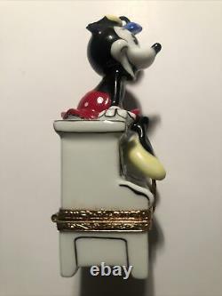 LIMOGES FRANCE PEINT MAIN Minnie Mouse Disney Artoria