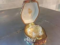 LIMOGES FRANCE Perfume Lovers Scene Hinged Trinket Box Peint Main MARQUE DEPOSEE