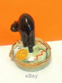 LIMOGES France Peint Main Black Cat Ghost Pumpkn Halloween Porcelain Trinket Box