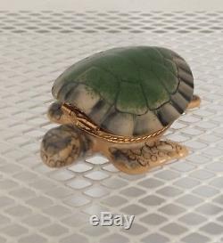 LIMOGES France Porcelain Peint Main Sea Turtle Trinket Box