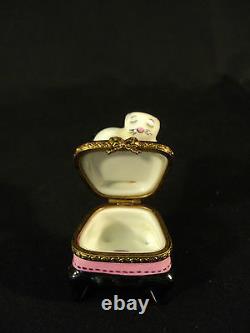 LIMOGES PORCELAIN TRINKET/ PILL BOX PINK & BLACK HIGH BACK CHAIR with WHITE CAT
