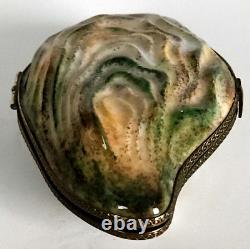 Large Oyster with Pearl Inside Limoges Box (Beauchamp)