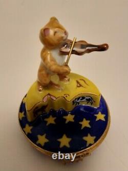 Limited Edition Artoria Limoges The Cat and the Fiddle Trinket Box