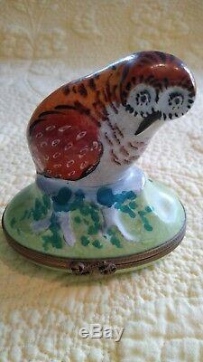 Limoge Peint Main Vintage Large 4 Hand Painted OWL trinket or snuff box France