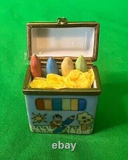 Limoges BOX OF CRAYONS Peint Main Trinket Box Porcelain WITH 4 REMOVABLE CRAYONS