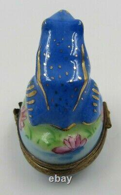 Limoges Blue Frog on a Lily Pad Peint Main France Hinged Trinket Box