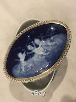 Limoges Camille THARAUD Vanity/Jewelry Porcelain Box with three cherubs angels