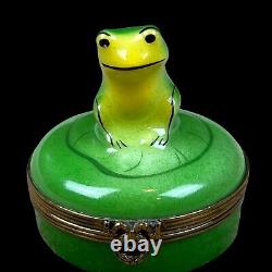 Limoges Castel Petit Main Frog On A Lilly Pad Trinket Box Hand Painted