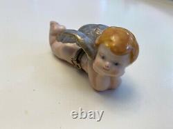 Limoges Dubarry Cherub/Angel Wings Hand Painted Porcelain Box heart Clasp NM