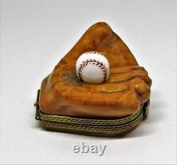 Limoges France Box- Baseball Mitt & Ball -world Series 2007- Boston Red Sox -gr