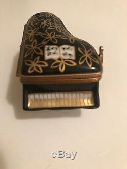 Limoges France Peint Main AF Grand Piano Trinket Box Black with G-clef Music Note