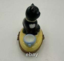 Limoges France Peint Main Black Cat W Blue Eyes Teacup Trinket Box Stunning