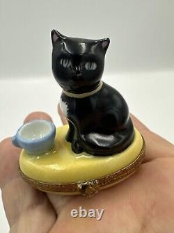 Limoges France Peint Main Black Cat W Blue Eyes Teacup Trinket Box Stunning