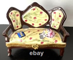 Limoges France Peint Main DOLL HOUSE SETTEE SOFA COUCH Trinket Box Furniture