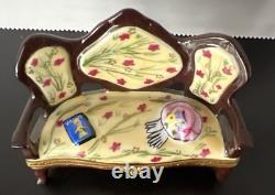 Limoges France Peint Main DOLL HOUSE SETTEE SOFA COUCH Trinket Box Furniture