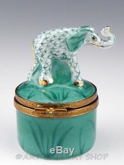 Limoges France Peint Main HEREND GREEN FISHNET ELEPHANT TRUNK UP Trinket Box