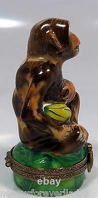 Limoges France Peint Main ROCHARD Monkey With Bananas Trinket/Pill Box