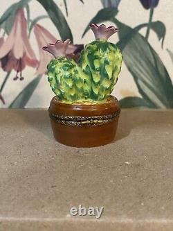 Limoges France Peint Main Versailles 3 Flowering Cactus' Trinket Box 5/500 RARE