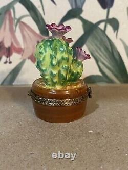 Limoges France Peint Main Versailles 3 Flowering Cactus' Trinket Box 5/500 RARE