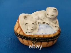 Limoges Grey Kittens in a Basket, Peint-Main